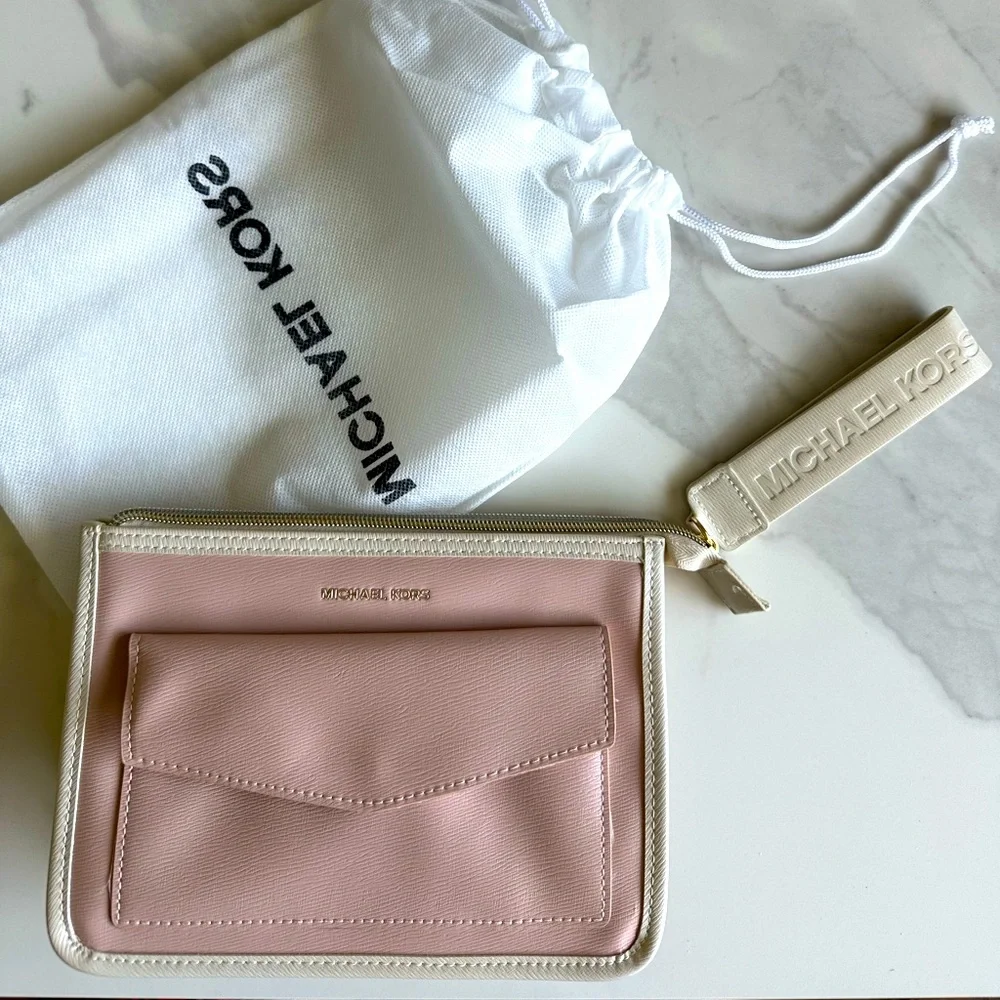 New - Michael Kors Hand Clutch